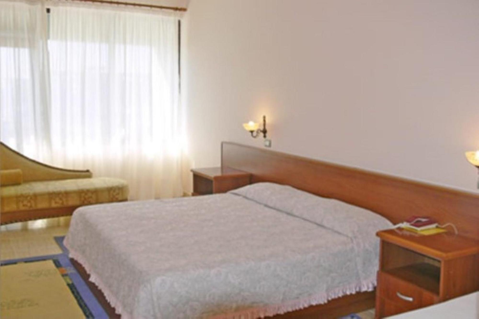 Akropoli Hotel Kryemëdhej الغرفة الصورة