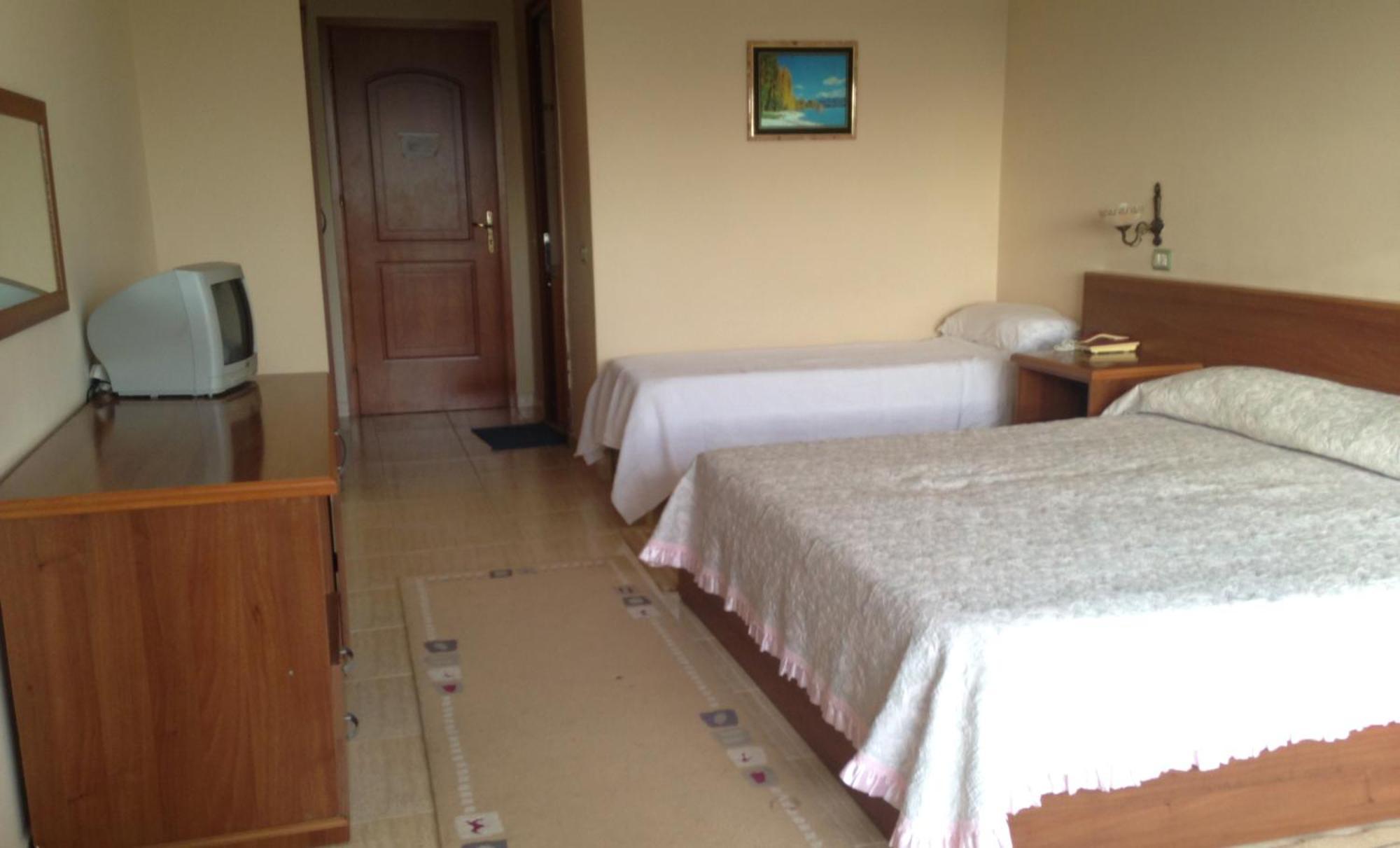 Akropoli Hotel Kryemëdhej الغرفة الصورة